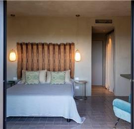 6 bedroom villa with pool and sea views near Noto, Sicily, sleeps 12